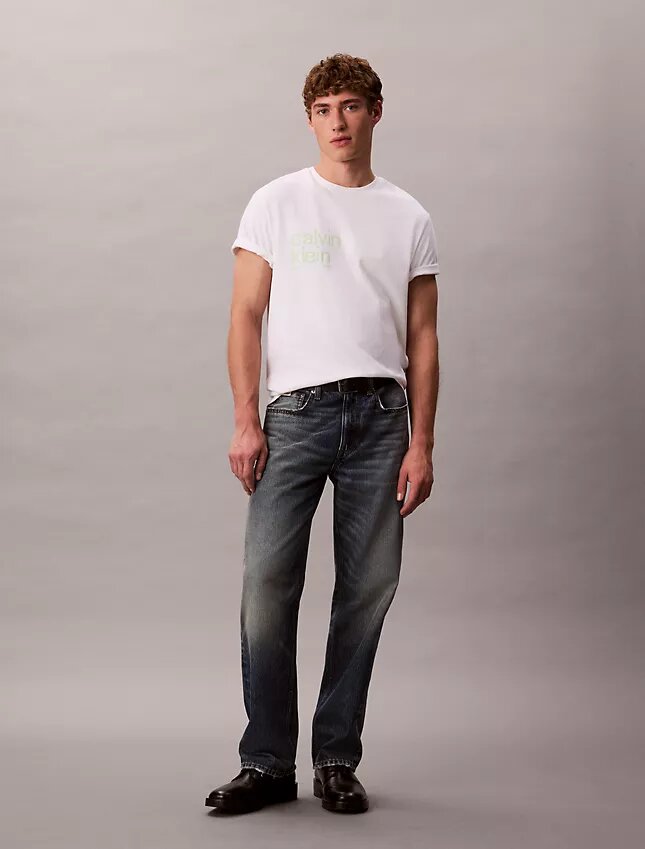 Camiseta Descontraída com Estampado Circular Camiseta Descontraída com Estampado Circular