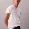 Camiseta Descontraída com Estampado Circular Camiseta Descontraída com Estampado Circular