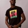 Camiseta Easy Tee com logótipo Pride