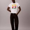 Camiseta Easy Tee com logótipo Pride