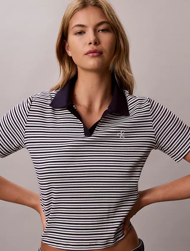 Camiseta polo com canelado em algodão Camiseta polo com canelado em algodão