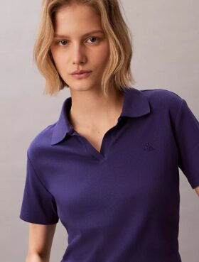 Camiseta polo com canelado em algodão