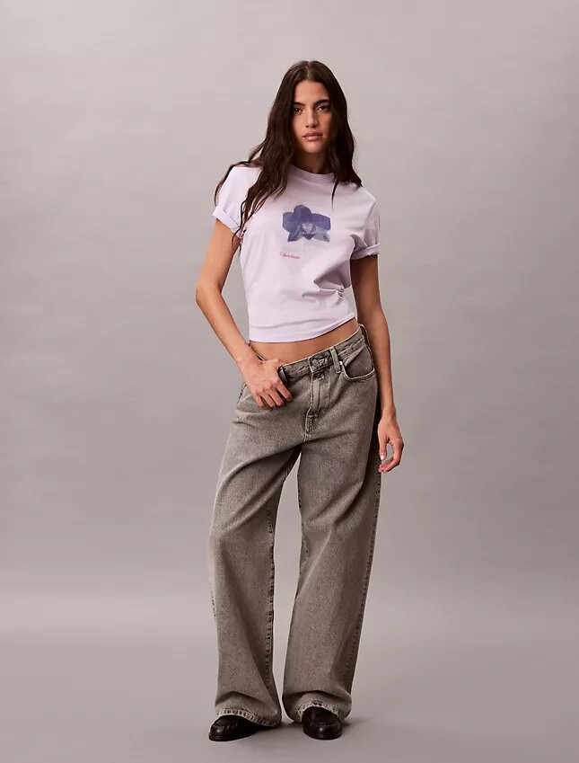 Camisola clássica com grafismo floral esbatido Camisola clássica com grafismo floral esbatido