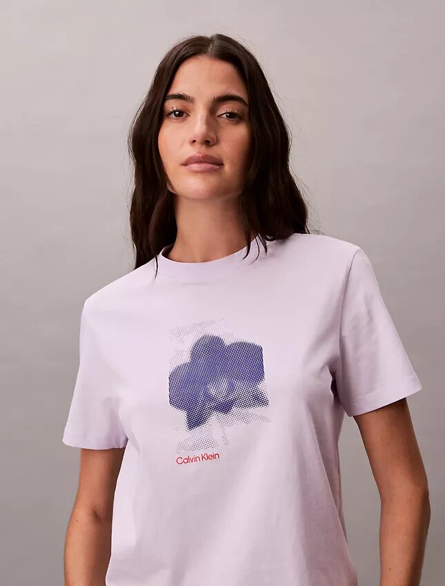 Camisola clássica com grafismo floral esbatido Camisola clássica com grafismo floral esbatido