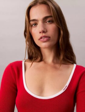 Camisola clássica de gola redonda em mistura de algodão