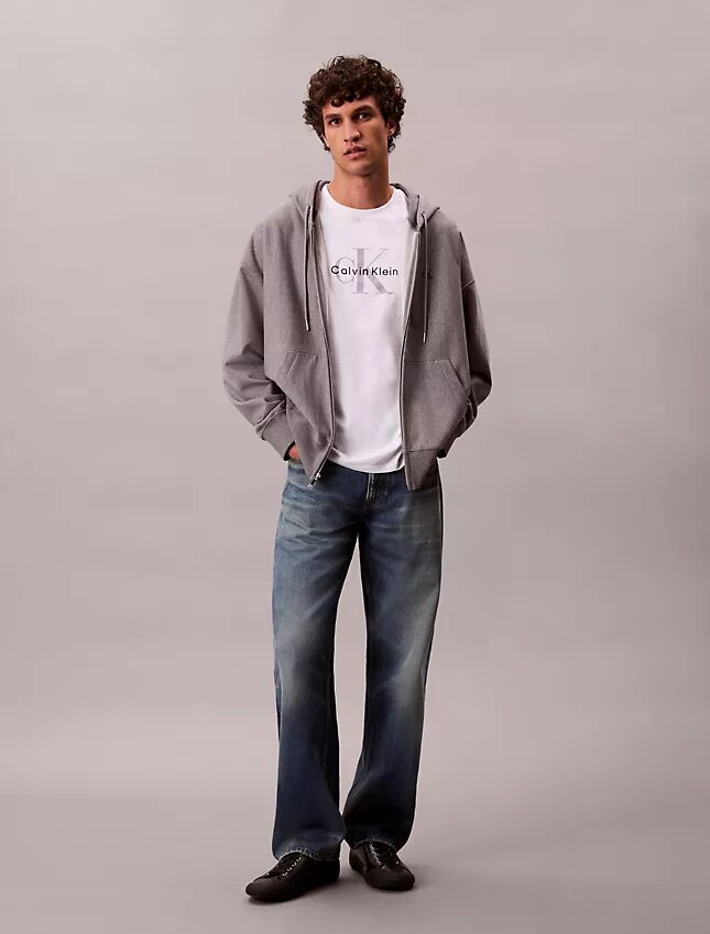 Camisola com capuz e fecho, em felpo premium, de corte descontraído Camisola com capuz e fecho, em felpo premium, de corte descontraído