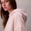 Camisola com capuz em malha polar com logótipo de arquivo