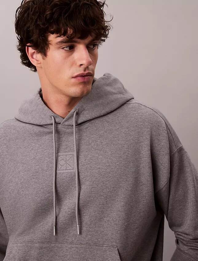 Camisola com capuz em tecido felpudo com logótipo Camisola com capuz em tecido felpudo com logótipo