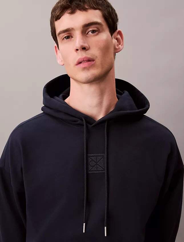 Camisola com capuz em tecido felpudo com logótipo Camisola com capuz em tecido felpudo com logótipo