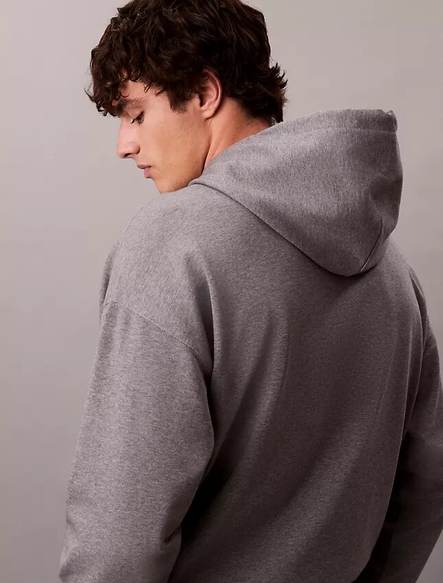 Camisola com capuz em tecido felpudo com logótipo Camisola com capuz em tecido felpudo com logótipo