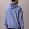 Camisola com capuz em tecido felpudo premium com Monogram e corte descontraído Camisola com capuz em tecido felpudo premium com Monogram e corte descontraído