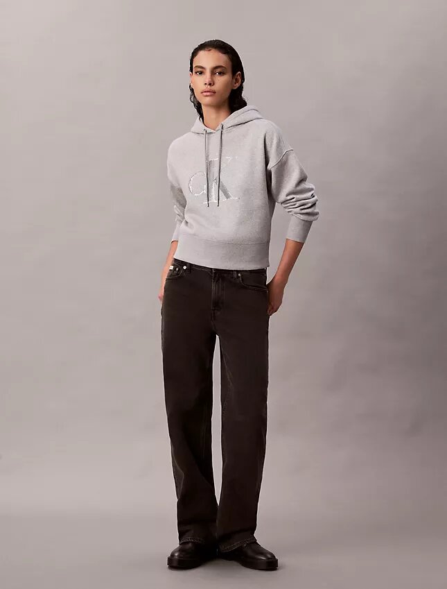 Camisola com capuz folgada em malha polar com Monogram de lantejoulas Camisola com capuz folgada em malha polar com Monogram de lantejoulas