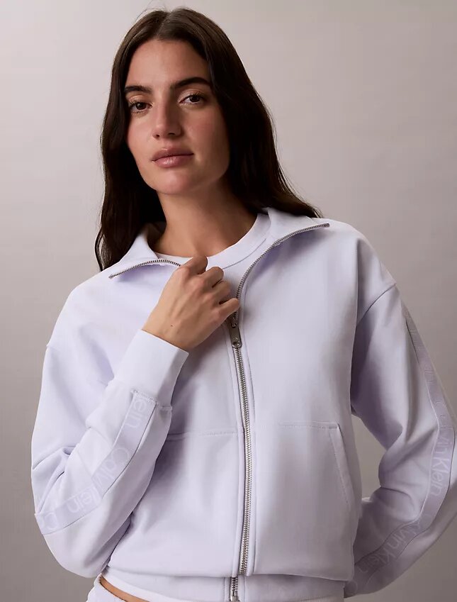 Camisola com fecho completo e fita com logótipo Camisola com fecho completo e fita com logótipo