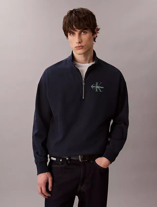 Camisola com fecho de correr de um quarto em tecido felpudo premium Monologo Camisola com fecho de correr de um quarto em tecido felpudo premium Monologo