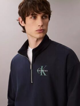 Camisola com fecho de correr de um quarto em tecido felpudo premium Monologo Camisola com fecho de correr de um quarto em tecido felpudo premium Monologo