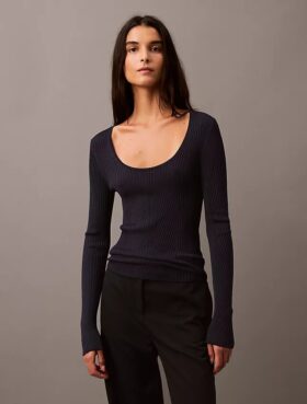 Camisola com gola redonda e canelado