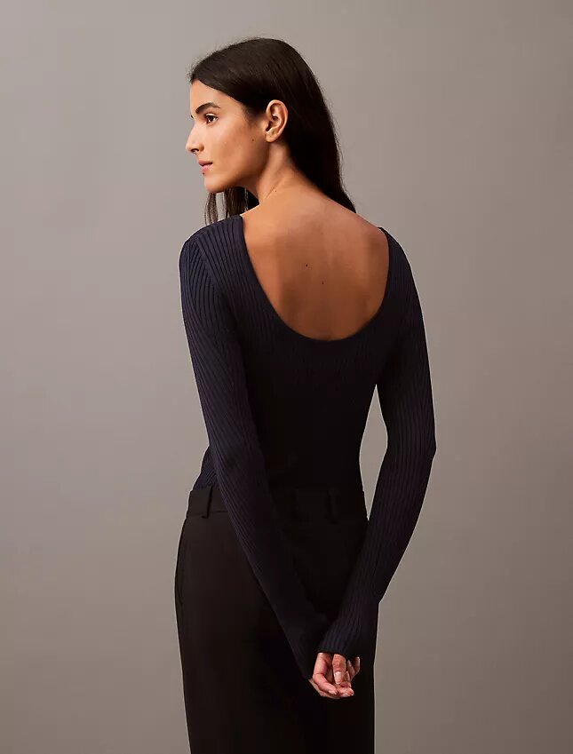 Camisola com gola redonda e canelado Camisola com gola redonda e canelado