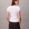 Camisola curta com logótipo gráfico e acabamentos em contraste Camisola curta com logótipo gráfico e acabamentos em contraste