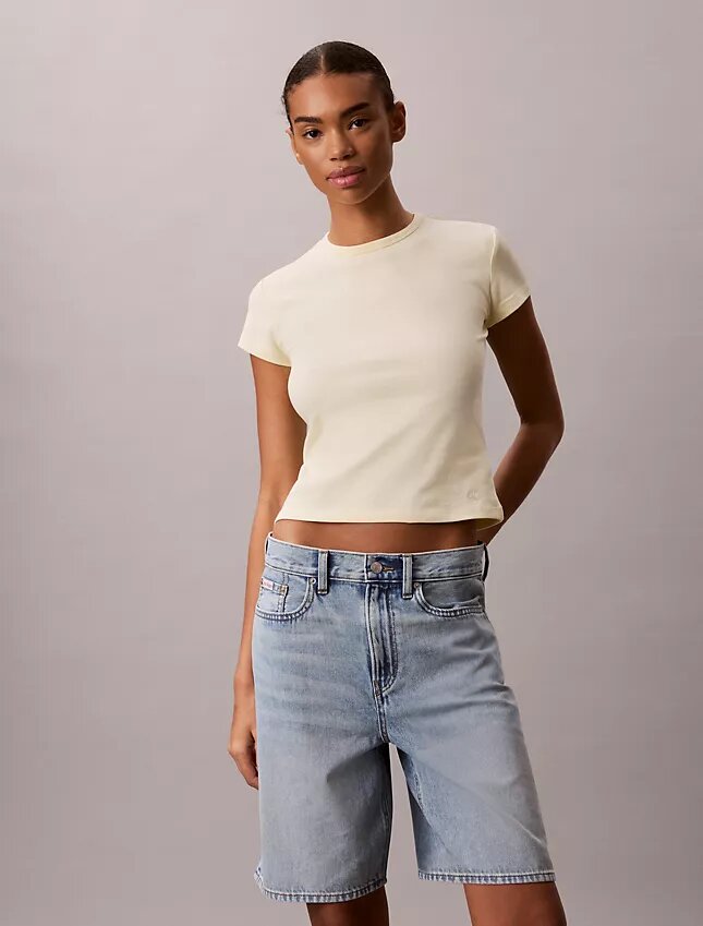 Camisola de bebé requintada Camisola de bebé requintada