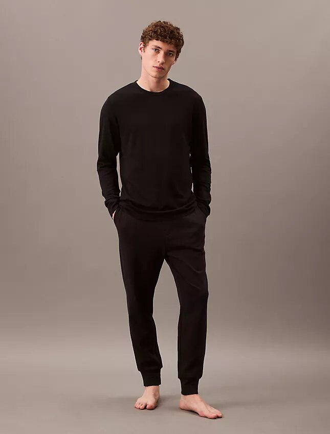 Camisola de dormir preta CK Black Slim com gola redonda Camisola de dormir preta CK Black Slim com gola redonda