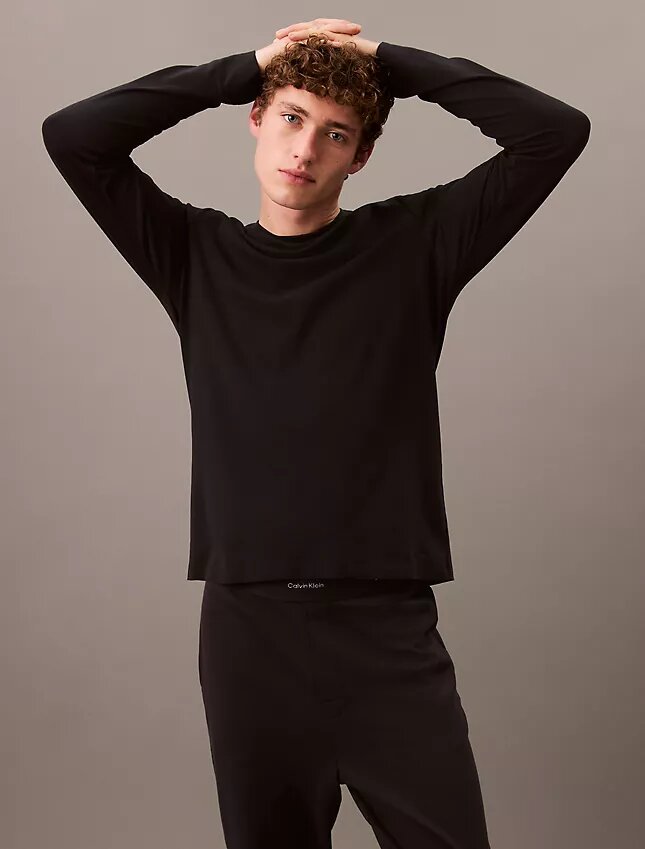 Camisola de dormir preta CK Black Slim com gola redonda Camisola de dormir preta CK Black Slim com gola redonda