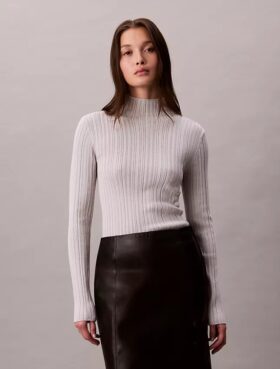 Camisola de gola alta com canelado em mistura de viscose