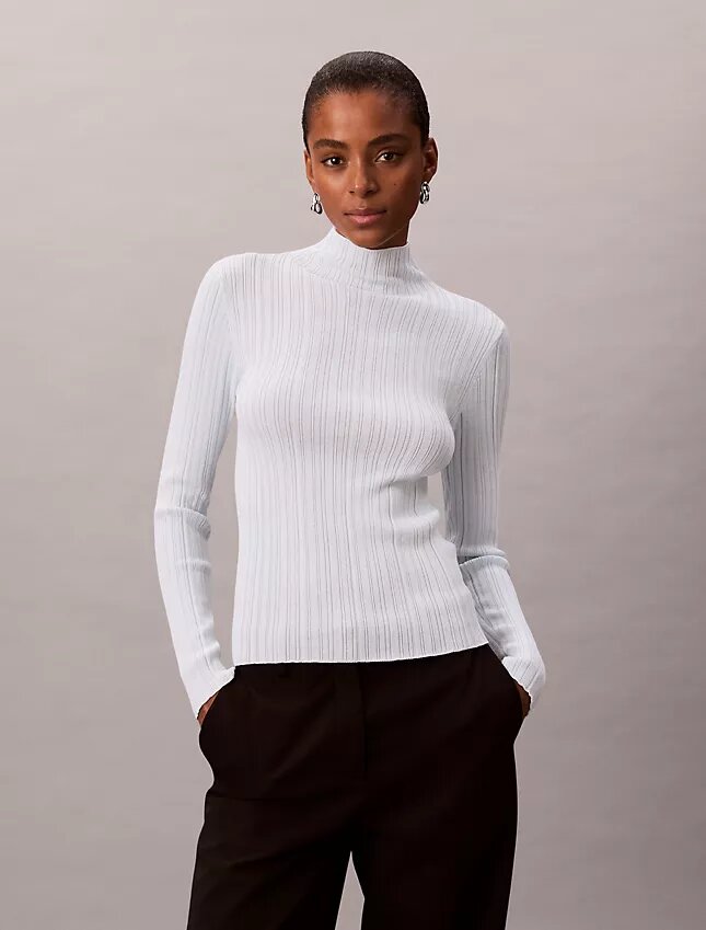 Camisola de gola alta com canelado em mistura de viscose Camisola de gola alta com canelado em mistura de viscose