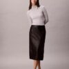 Camisola de gola alta com canelado em mistura de viscose Camisola de gola alta com canelado em mistura de viscose