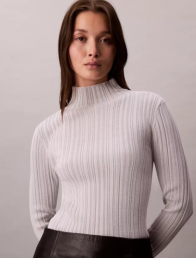 Camisola de gola alta com canelado em mistura de viscose Camisola de gola alta com canelado em mistura de viscose
