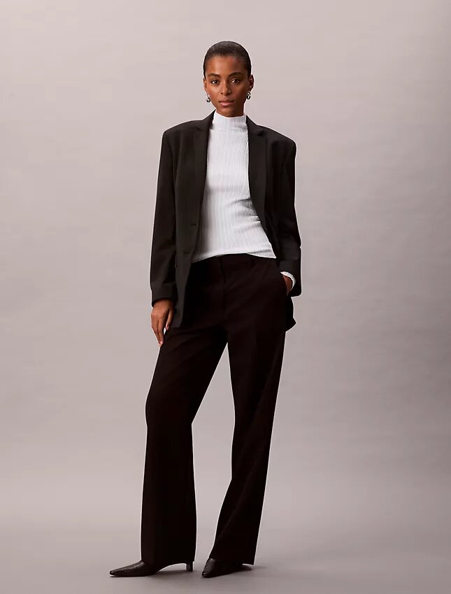 Camisola de gola alta com canelado em mistura de viscose Camisola de gola alta com canelado em mistura de viscose