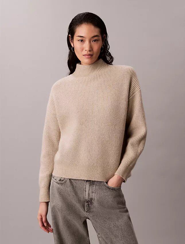 Camisola de gola alta descontraída com canelado fino Camisola de gola alta descontraída com canelado fino