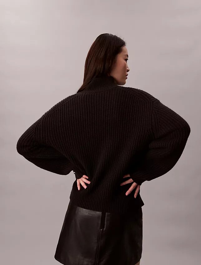 Camisola de gola alta folgada com canelado grosso Camisola de gola alta folgada com canelado grosso