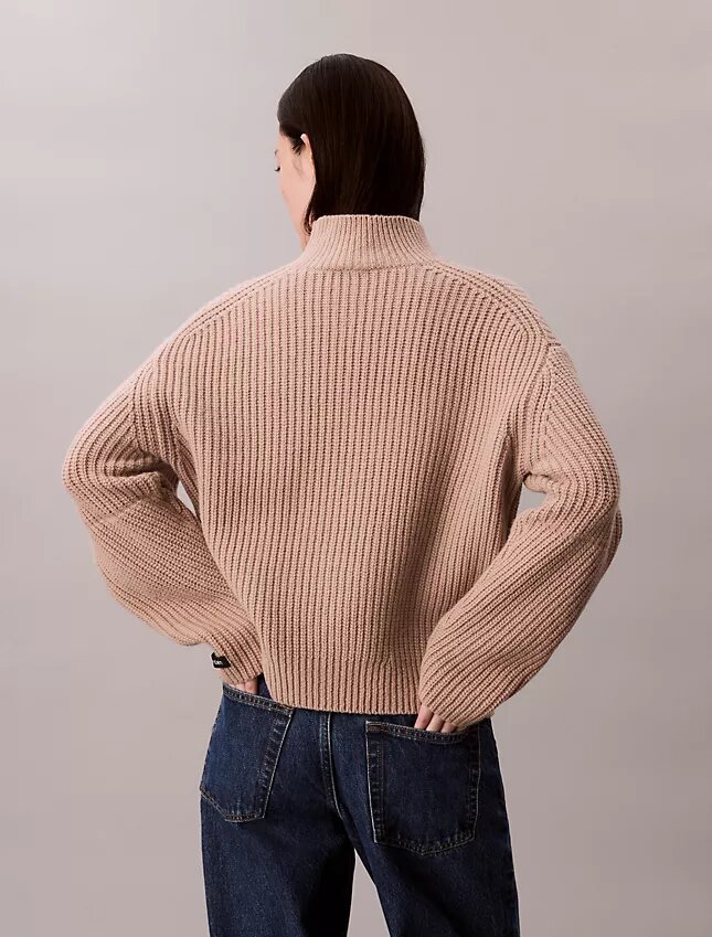 Camisola de gola alta folgada com canelado grosso Camisola de gola alta folgada com canelado grosso