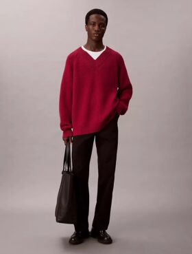 Camisola de gola em V com corte descontraído em mistura de lã merino