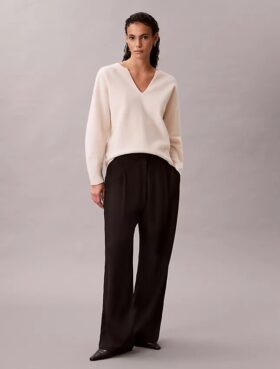 Camisola de gola em V descontraída em lã merino