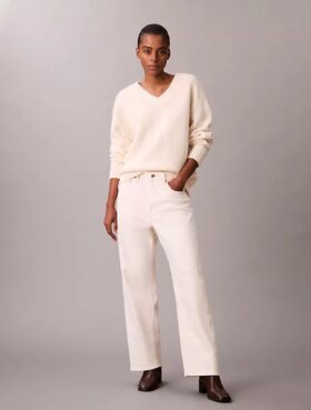 Camisola de gola em V em bouclé de mistura de lã