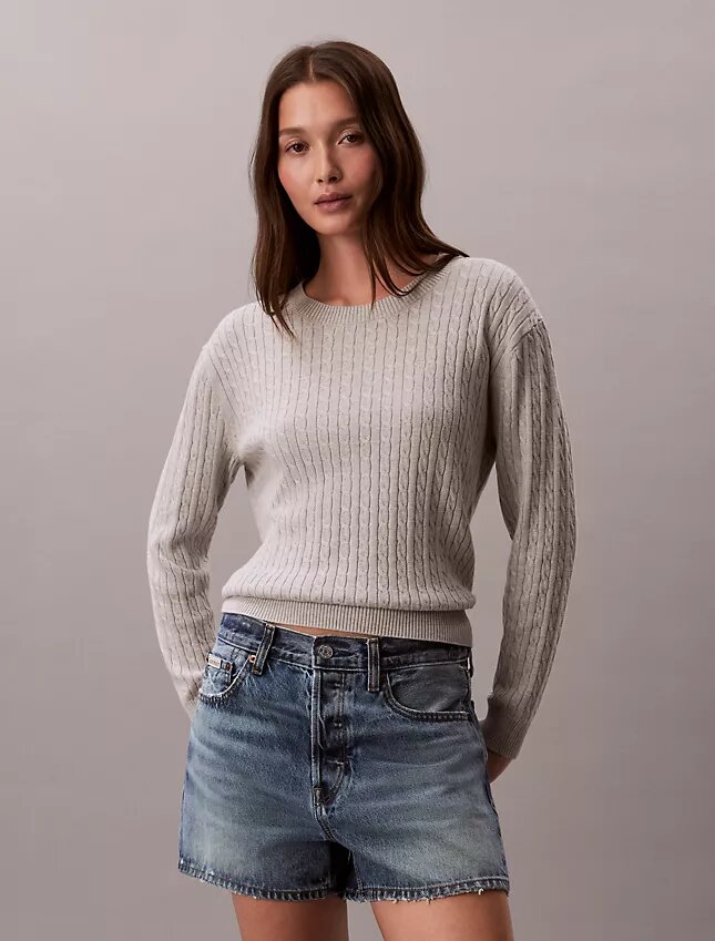 Camisola de malha com tranças em algodão Camisola de malha com tranças em algodão