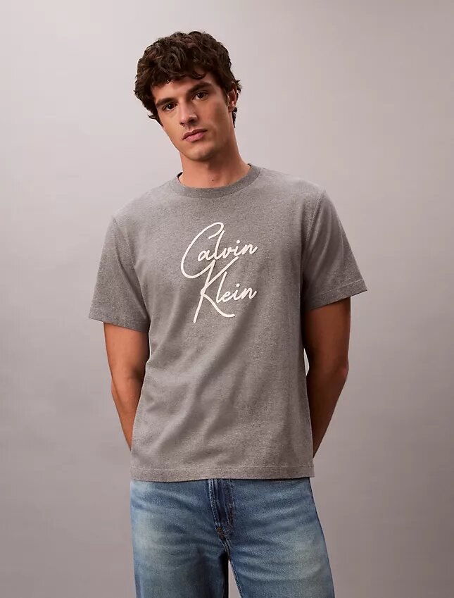 Camisola Descontraída com Logótipo em Letra Cursiva Camisola Descontraída com Logótipo em Letra Cursiva