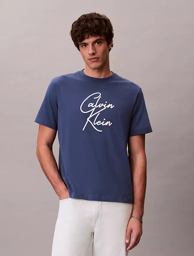 Camisola Descontraída com Logótipo em Letra Cursiva Camisola Descontraída com Logótipo em Letra Cursiva