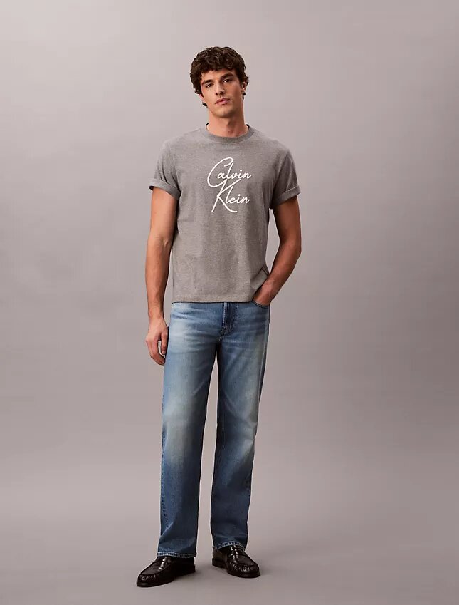 Camisola Descontraída com Logótipo em Letra Cursiva Camisola Descontraída com Logótipo em Letra Cursiva