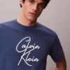 Camisola Descontraída com Logótipo em Letra Cursiva Camisola Descontraída com Logótipo em Letra Cursiva