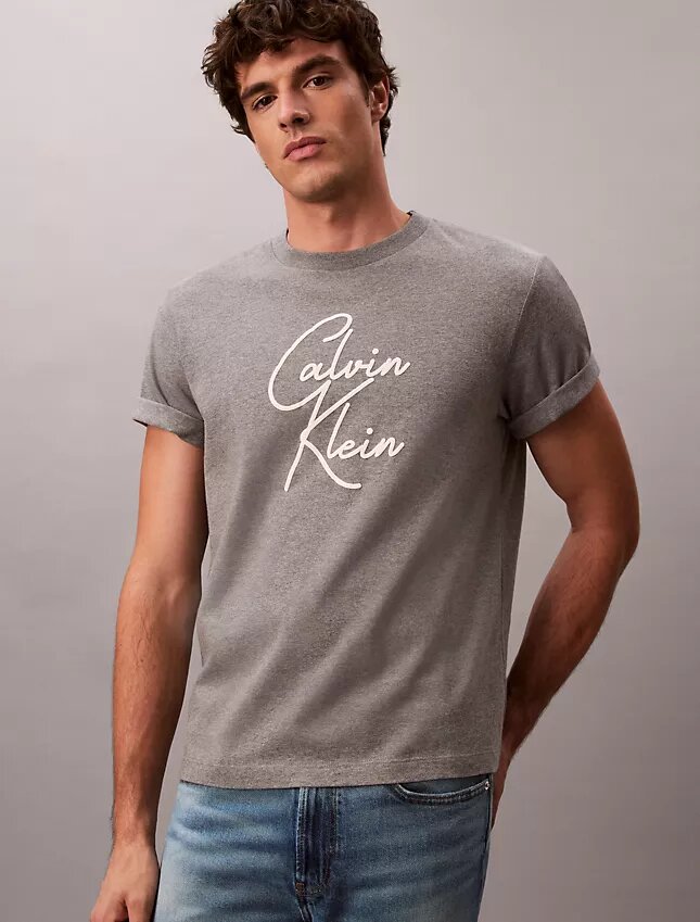 Camisola Descontraída com Logótipo em Letra Cursiva Camisola Descontraída com Logótipo em Letra Cursiva