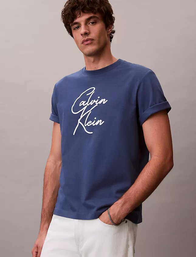 Camisola Descontraída com Logótipo em Letra Cursiva Camisola Descontraída com Logótipo em Letra Cursiva