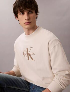 Camisola Descontraída em Tecido Felpudo Premium com Logótipo Monogram