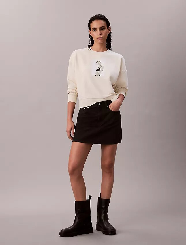 Camisola descontratada com grafismo de Kate Moss em tecido felpudo Camisola descontratada com grafismo de Kate Moss em tecido felpudo
