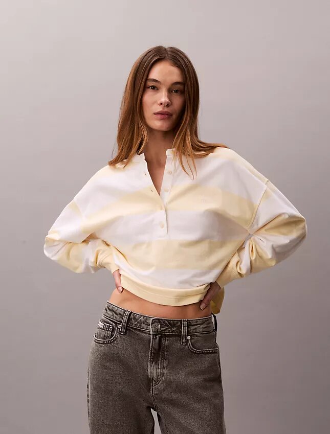 Camisola Henley com riscas universitárias Camisola Henley com riscas universitárias