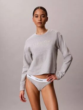 Camisola moderna em tecido felpudo