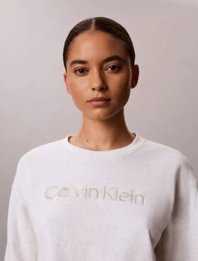 Camisola moderna em tecido felpudo