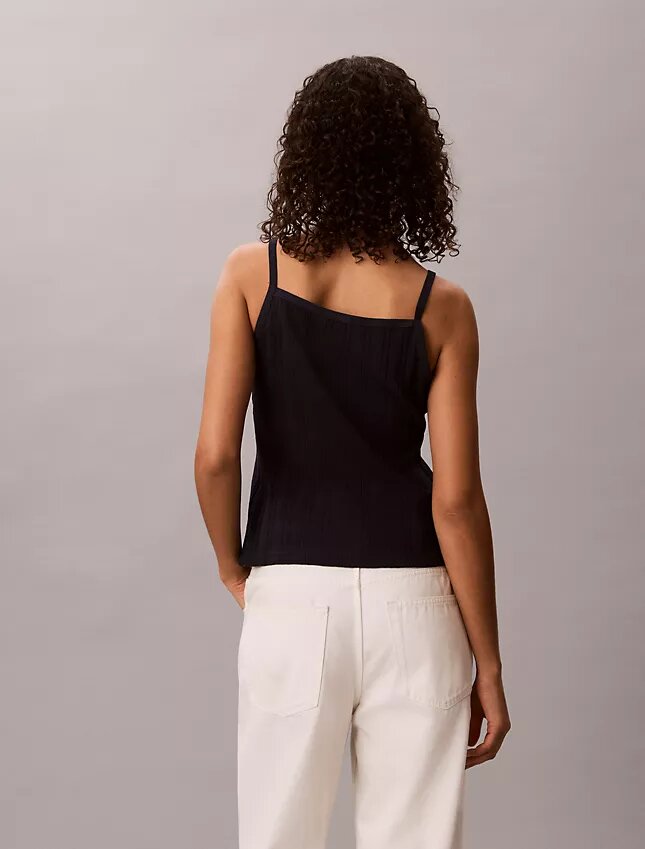 Camisola sem mangas com botões em croché Camisola sem mangas com botões em croché
