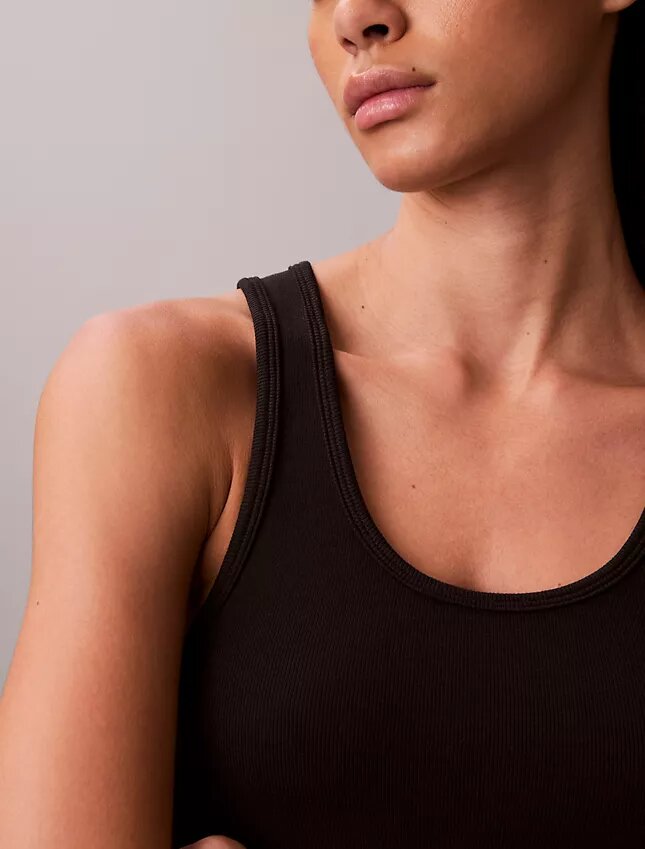 Camisola sem mangas com canelado em algodão Camisola sem mangas com canelado em algodão